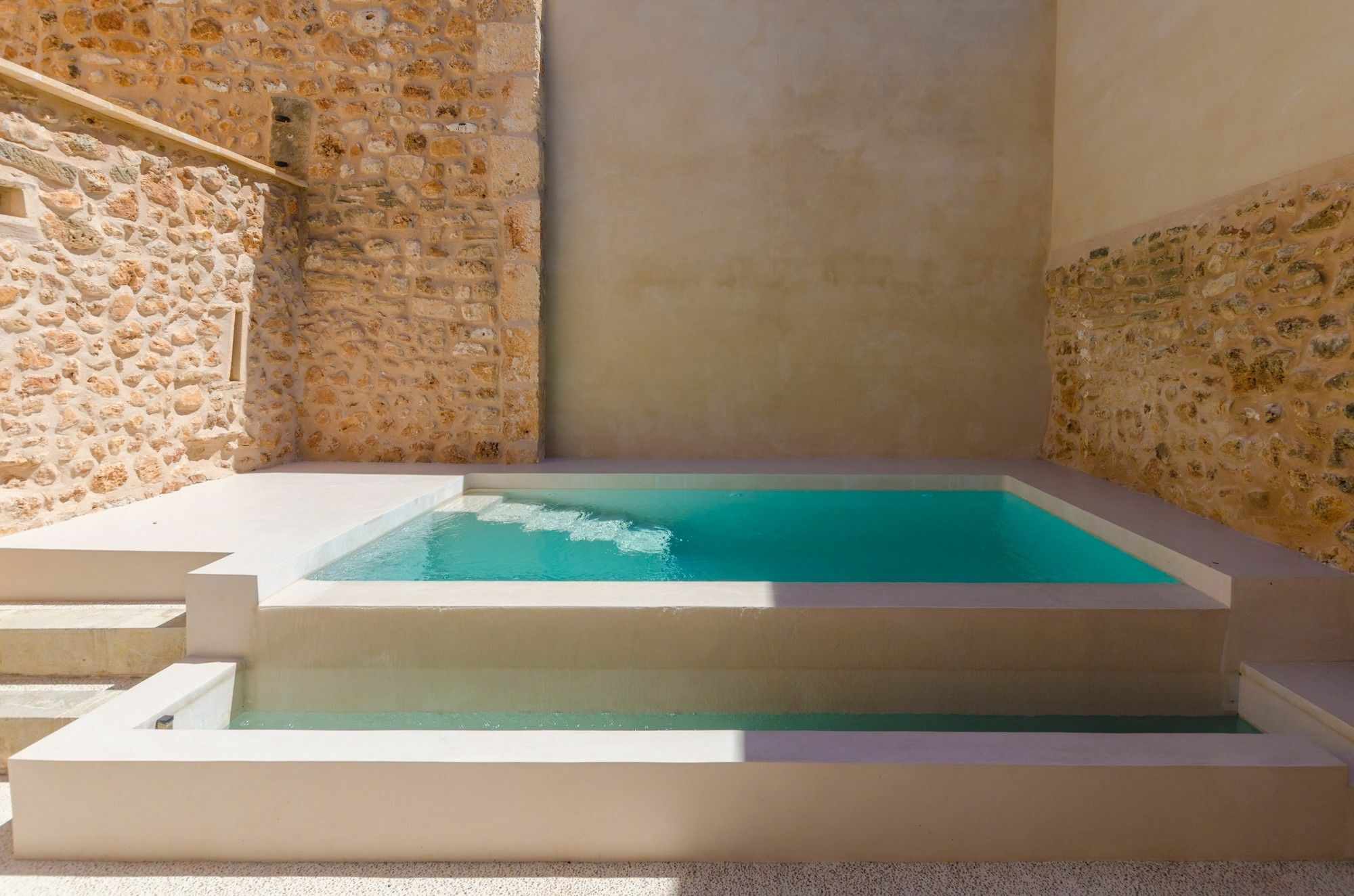 Batolla Hotell